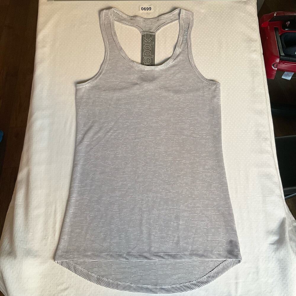 Reebok Women’s sleeveless Sexy Tank Top size XS, Light Gray with Stripes